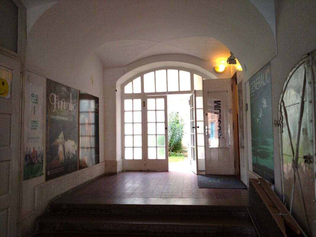 ナイーブアート美術館